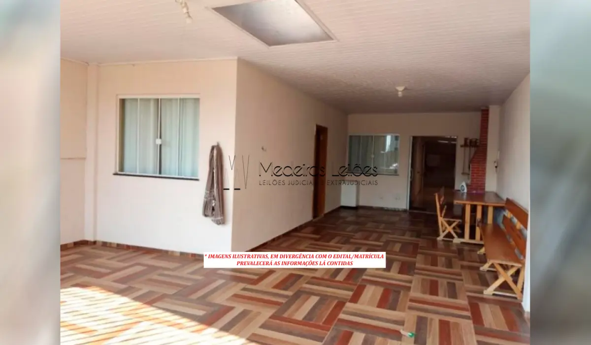 LOTE 011 - IMÓVEL RESIDENCIAL EM GUARAPUAVA COM 246M2 (CONSTRUÇÕES DE APROX. 190M2)